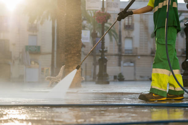 Best Commercial Building Pressure Washing  in Greenfield, WI